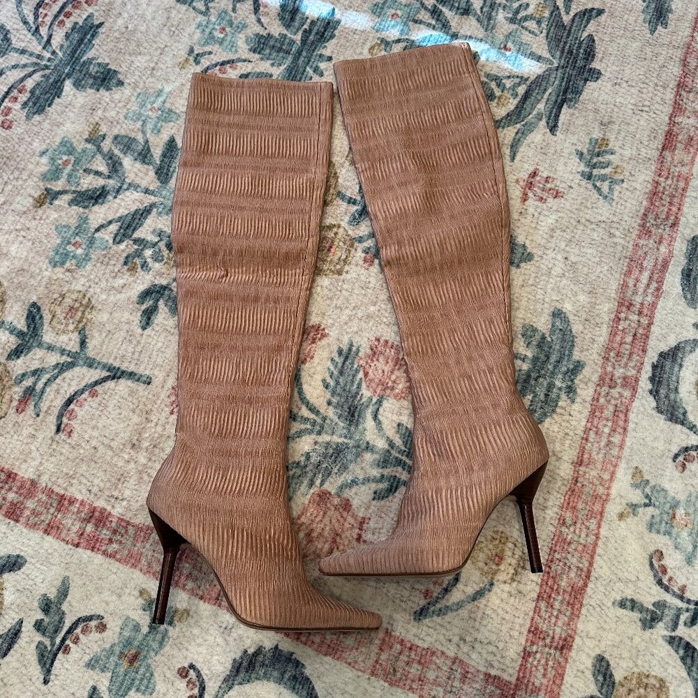 Vintage Gucci A/W 1999 Pink Silk Pleated Thigh High boots (38)